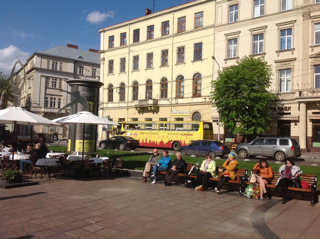 Apartments On Prospekt Svobody 24 Lviv Eksteriør bilde
